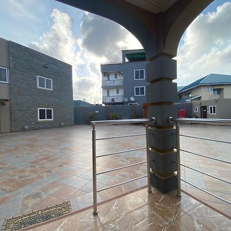 Bays Lodge, アクラ エクステリア 写真